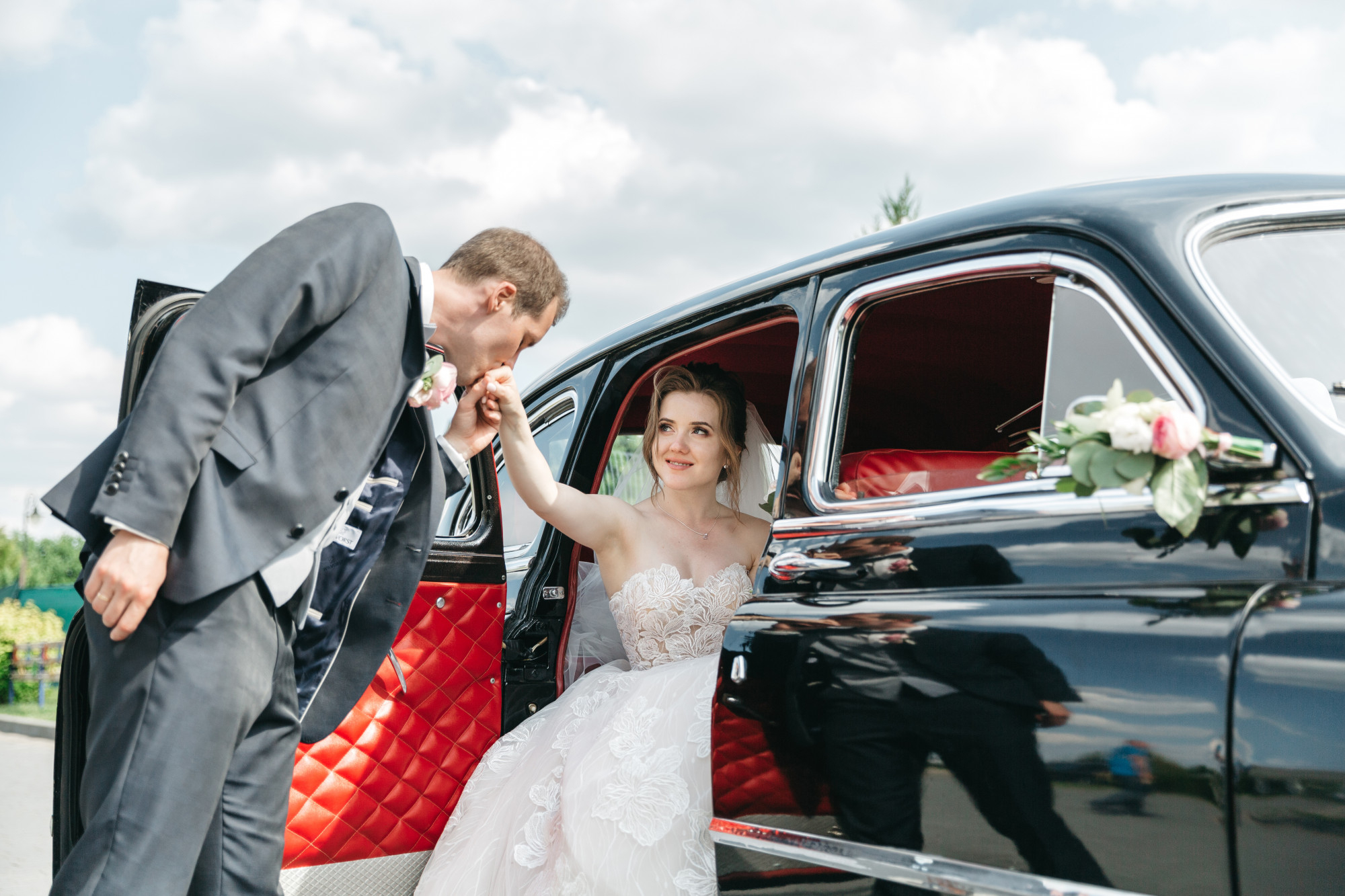 5 Reasons Why Black Cars Are the Most Popular Choice for Weddings